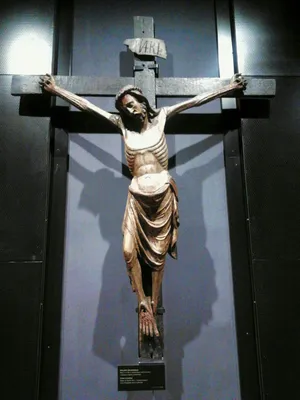 Crucifix bois polychrome